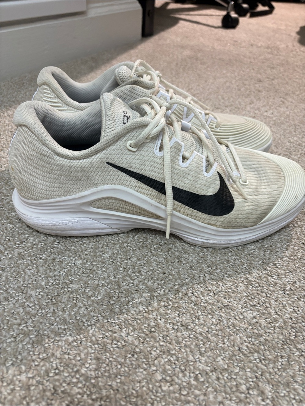 Nike Men's Cream Tennis Sneakers with Black Swoosh